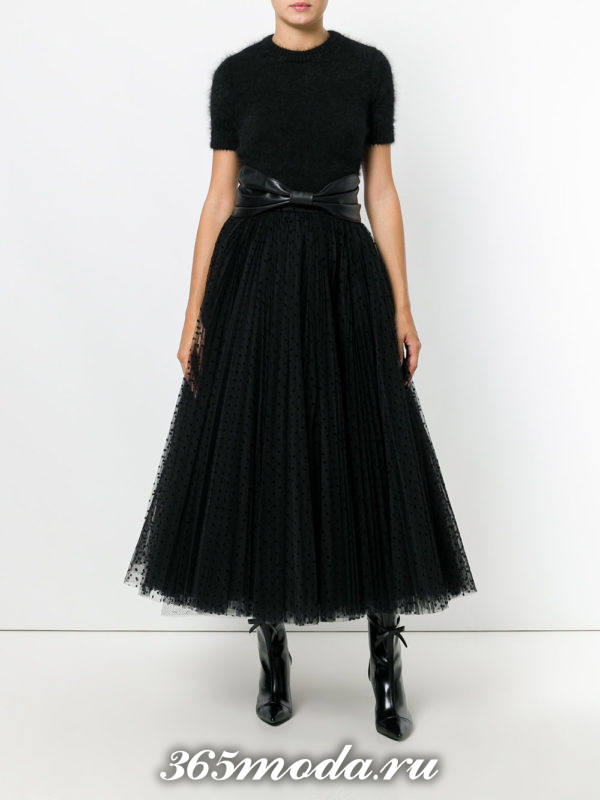 черная миди юбка пачка с поясом с черным топом с чем носить