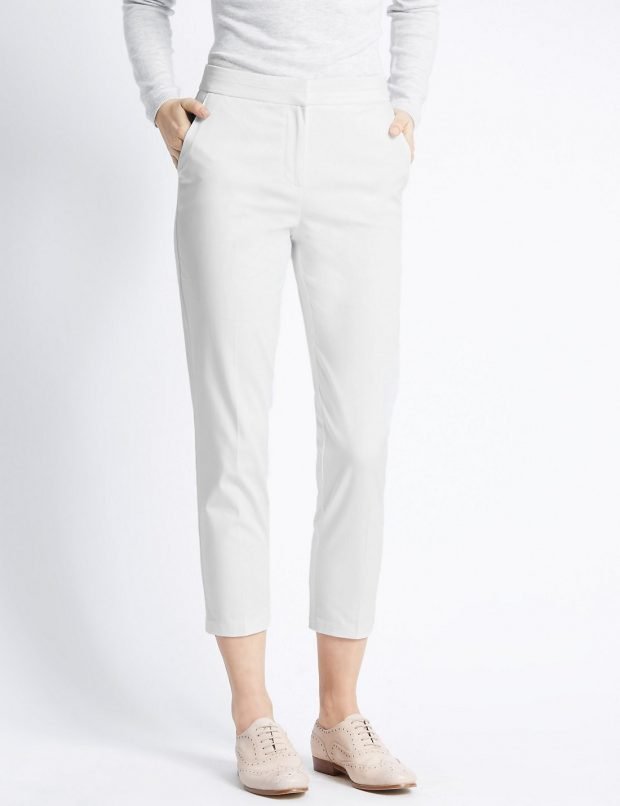 укороченные белые брюки с чем носить