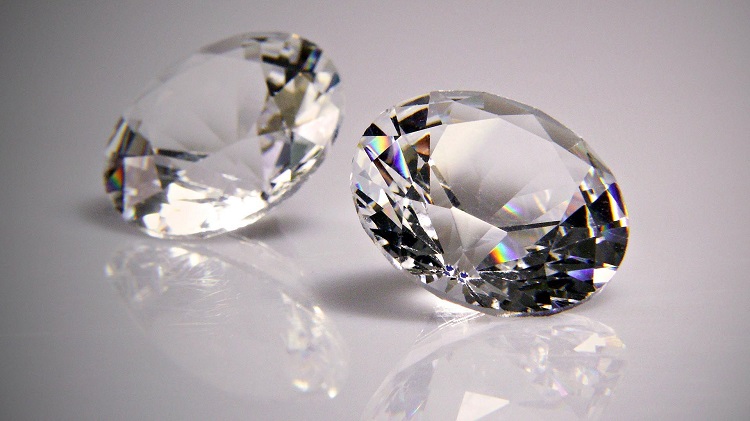 Камень-талисман алмаз для женщины, родившейся под знаком Весы
