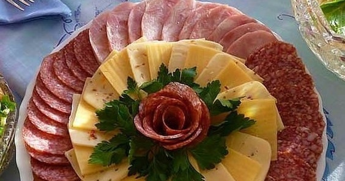 Сырно мясная нарезка на праздничный стол фото