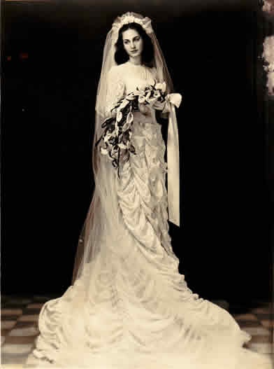 Подборка свадебных платьев разных эпох, фото № 17
