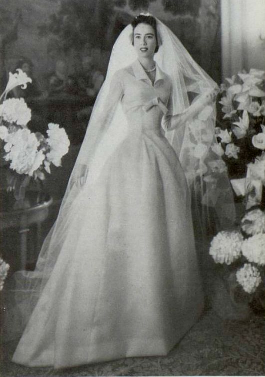 Подборка свадебных платьев разных эпох, фото № 32