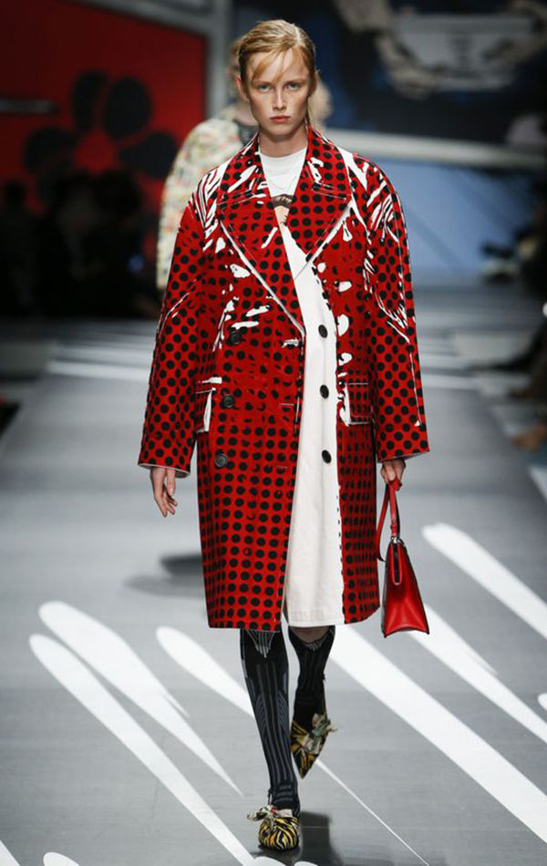 Модные пальто 2018. Тренд № 1: Lady in Red, фото № 7