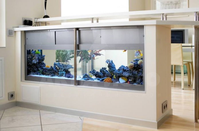 дизайна барной стойки с встроенным аквариумом