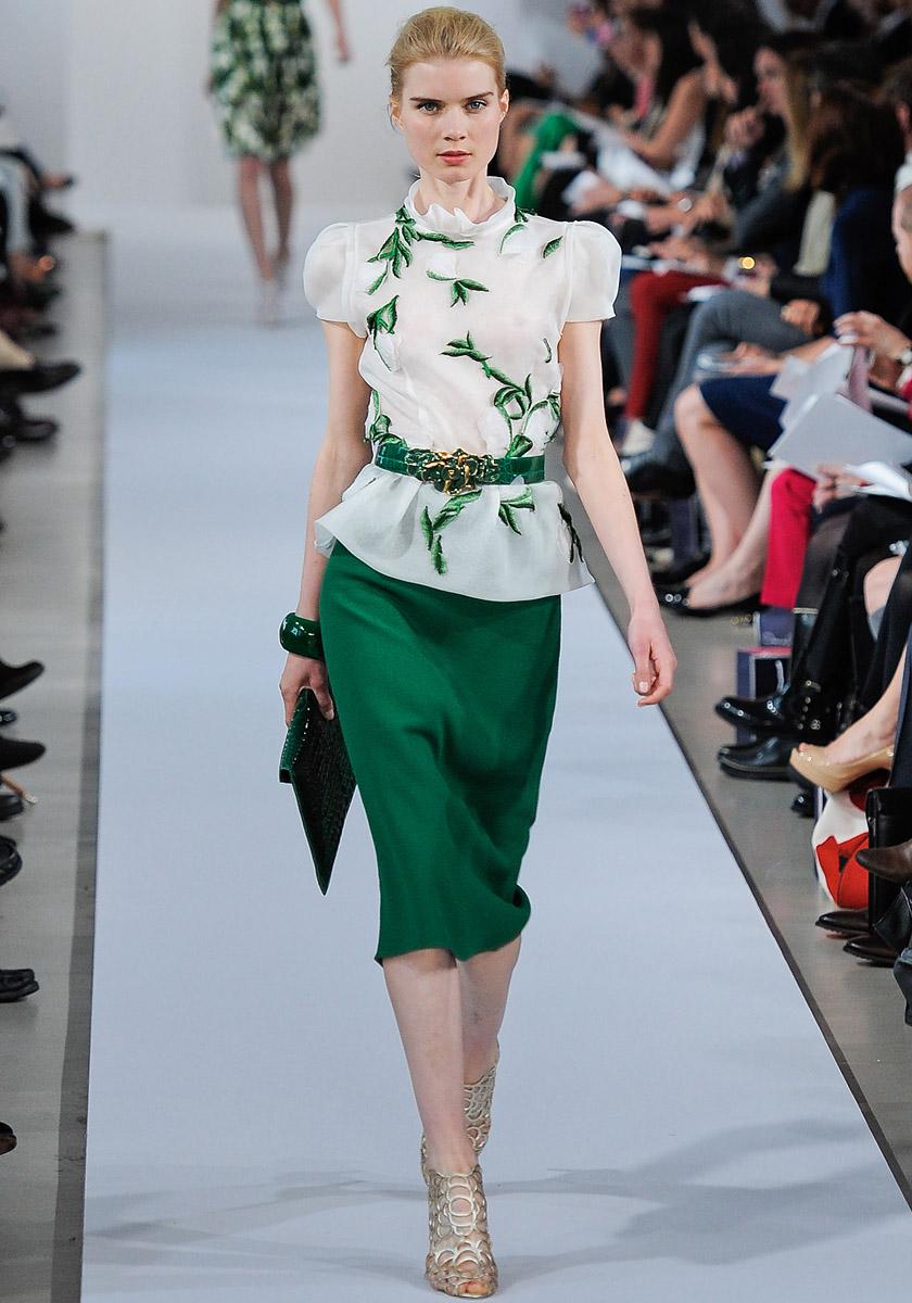 Атласная юбка-карандаш зеленого цвета