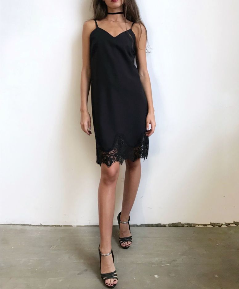 Черное маленькое платье для женщин: фото стильных моделей