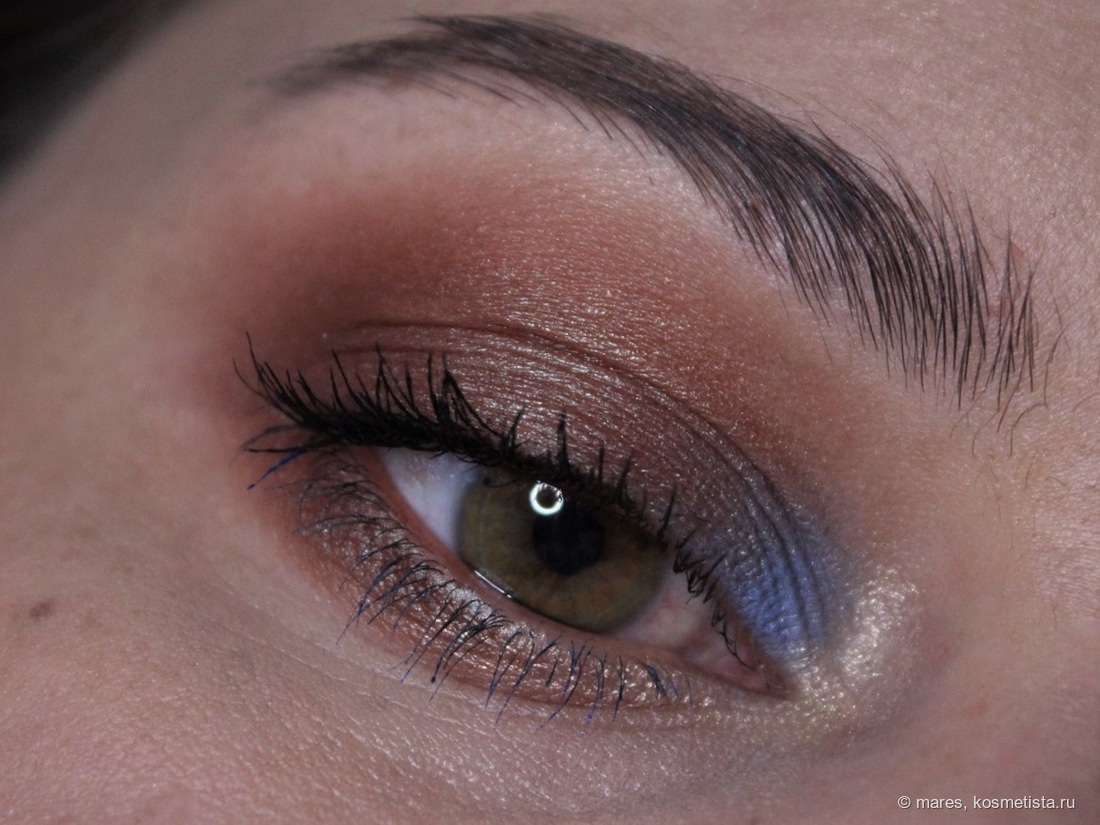 Как вписать синие и бирюзовые оттенки в макияж глаз для тёплого цветотипа