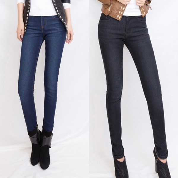Прямые классические джинсы для современной девушки