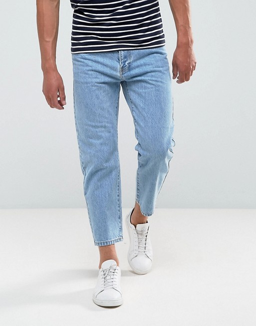 Светлые укороченные джинсы в стиле ретро