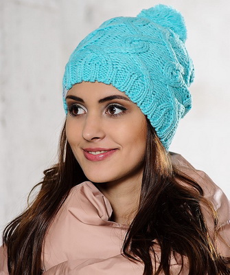 Вязание шапок спицами для женщин: модные модели 2016 года с описанием