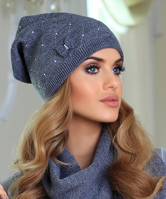 Вязание шапок спицами для женщин: модные модели 2016 года с описанием