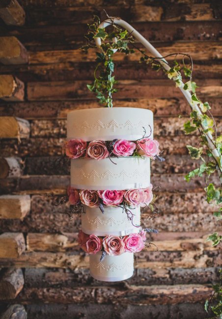 Многоярусный свадебный торт-перевертыш