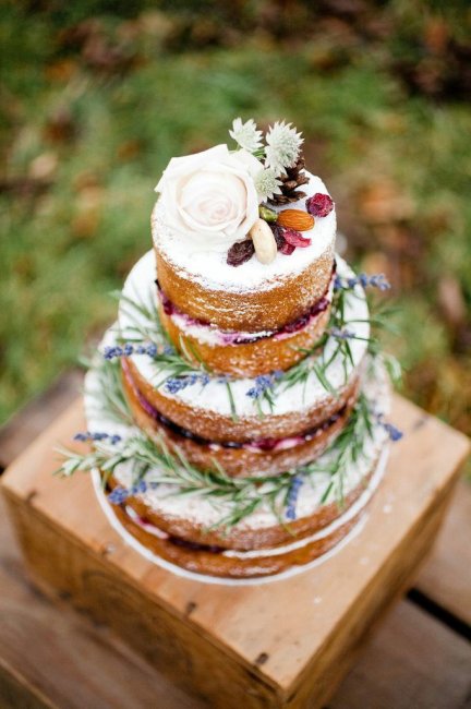 Бисквитный свадебный торт