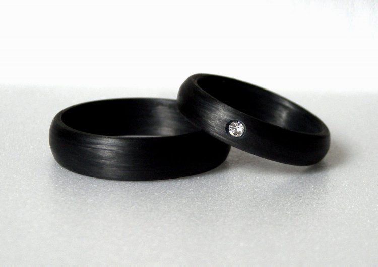 Черные обручальное кольца из титана