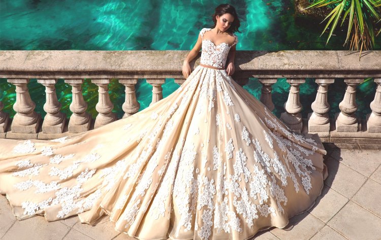 Свадебное платье песочного цвета