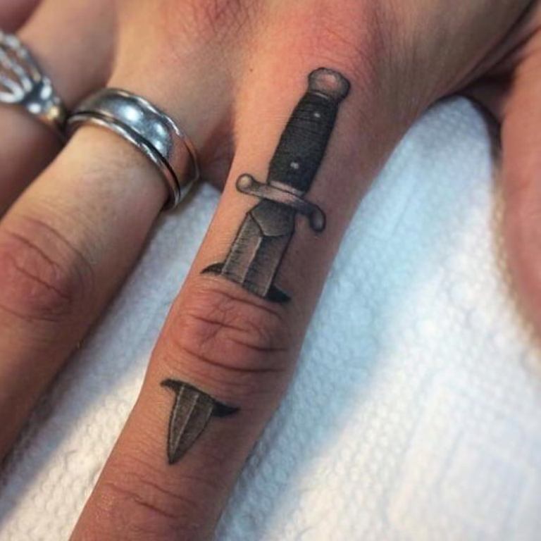 татуировки на безымянном пальце
