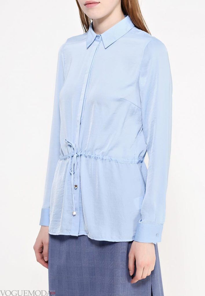 блузка с поясом голубая