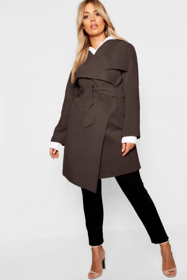 Верхняя одежда осень зима 2019 2020: пальто коричневое асимметрия