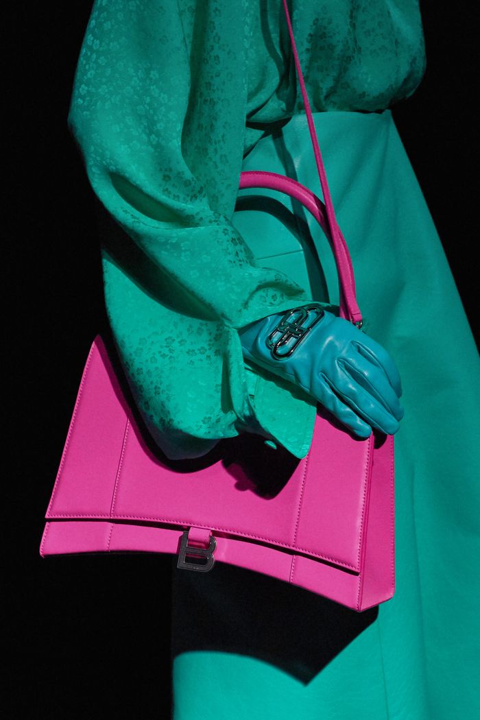 Модные цвета сумок. Коллекция осень-зима 2019-2020 Balenciaga