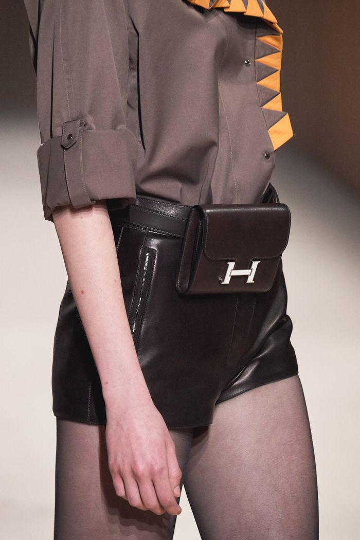 Модные сумки на поясе Hermès