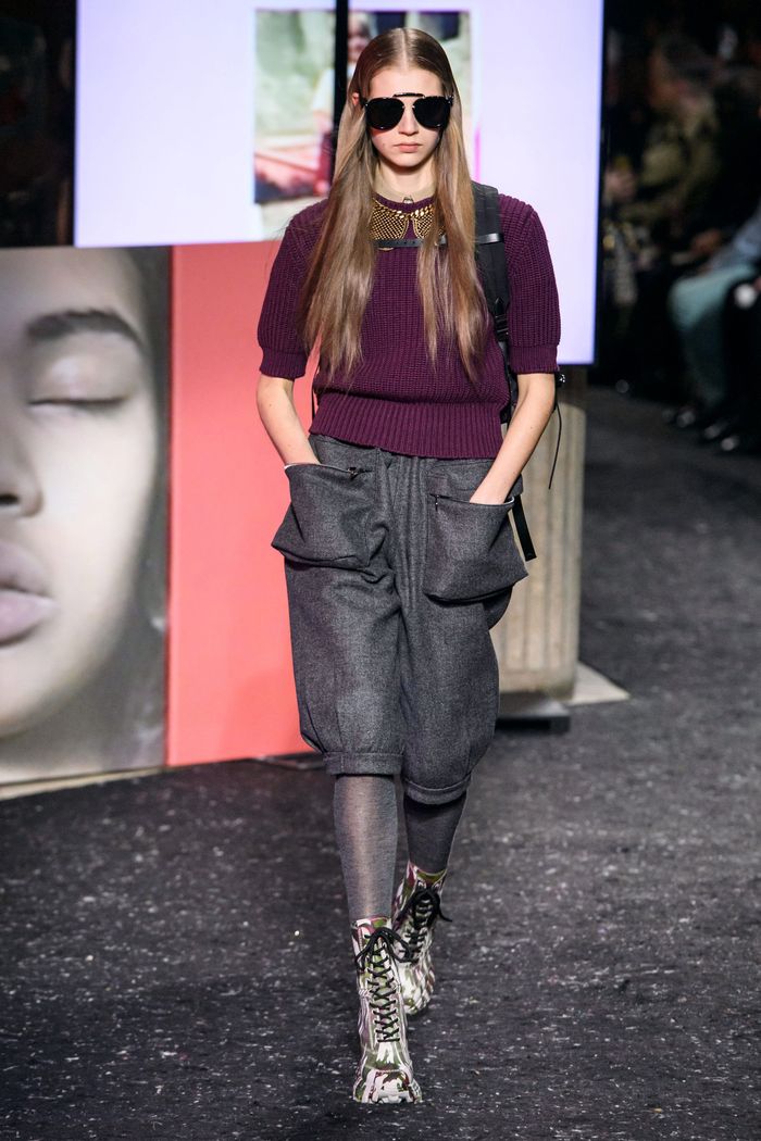 Модные укороченные брюки осень-зима 2019-2020 из новой коллекции Miu Miu