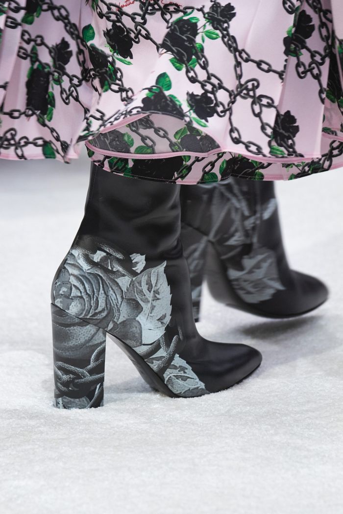 Модные сапоги с принтом осень-зима из коллекции Valentino