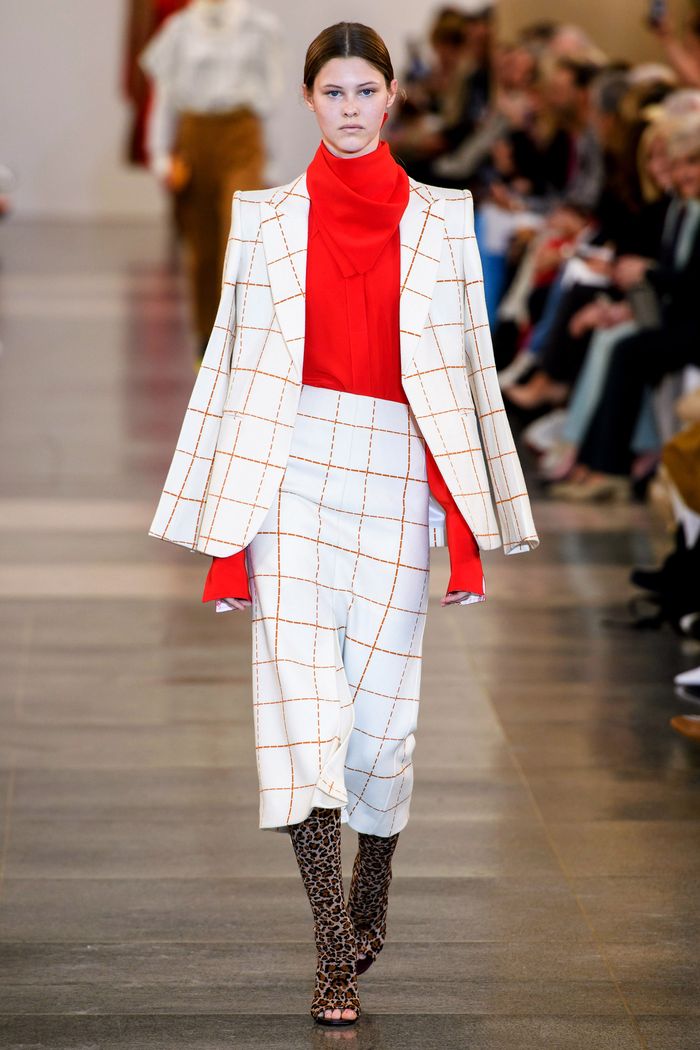Модный белый пиджак в клетку Victoria Beckham