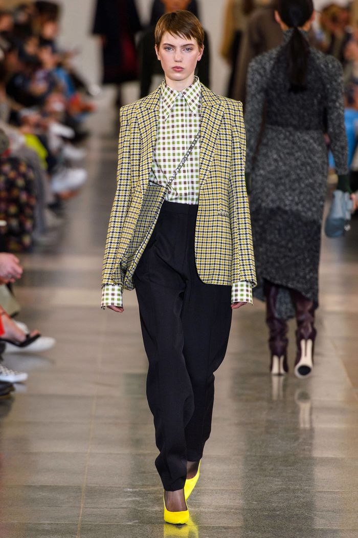 Модный желтый пиджак в клетку Victoria Beckham