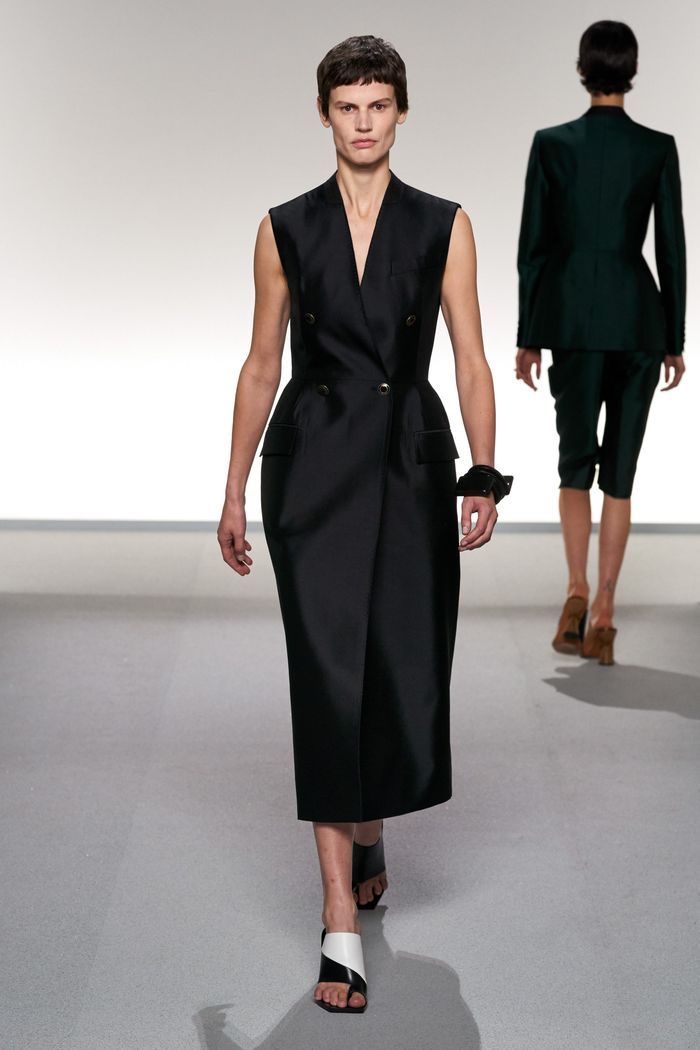 Модное платье-жакет 2020 из коллекции Givenchy
