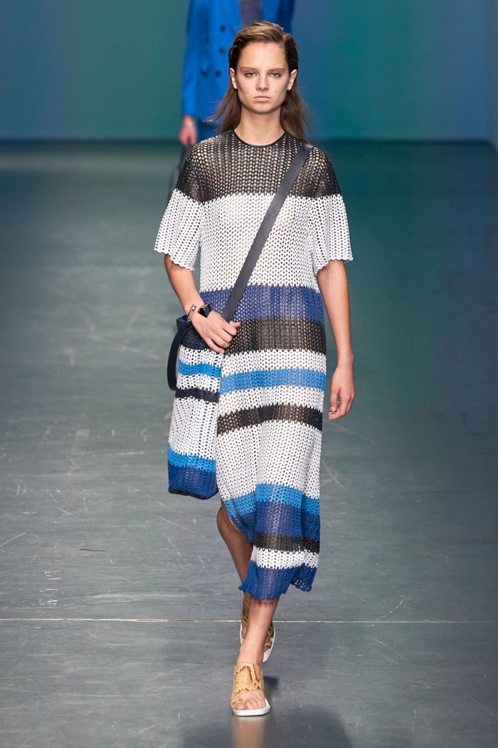 Модное вязаное платье 2020 из коллекции Hugo Boss