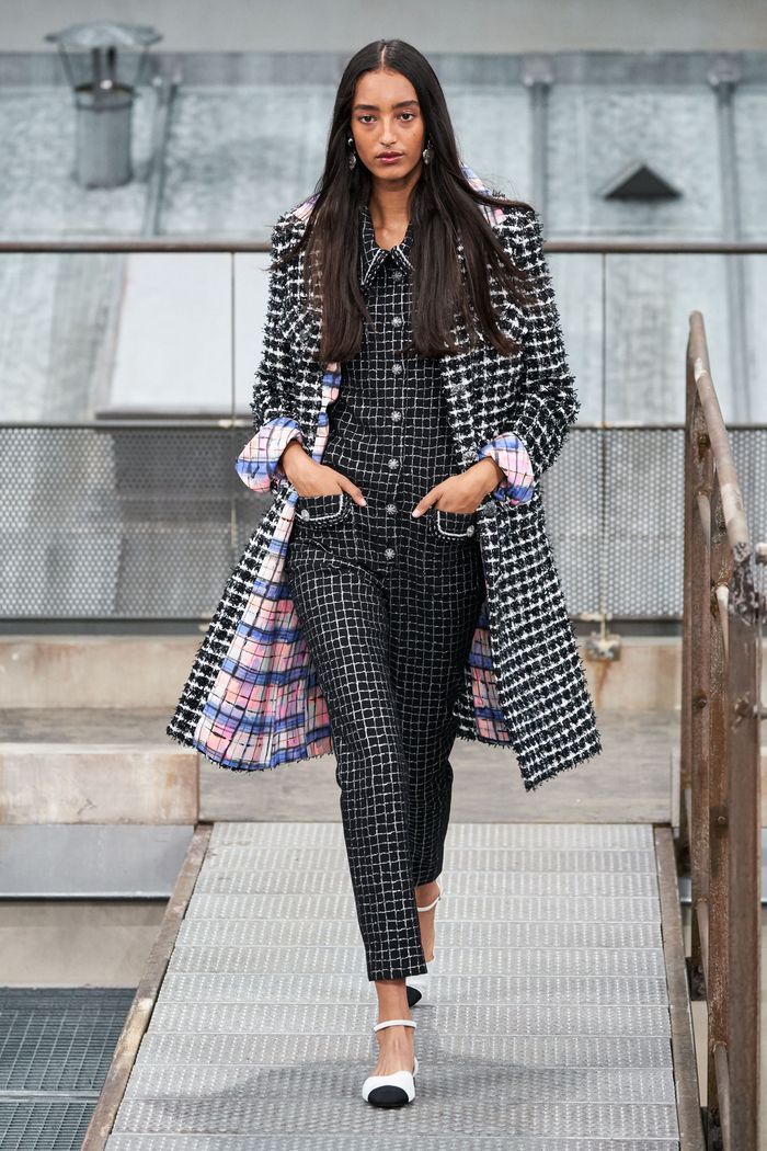 Модное пальто из коллекции весна 2020 Chanel