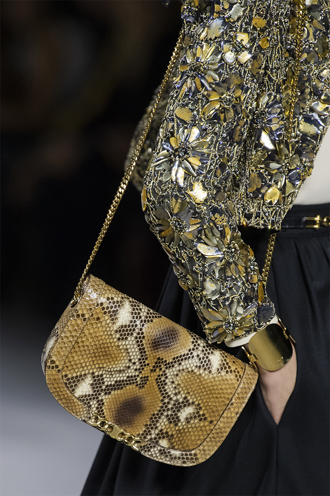 Что мы будем носить весной: 53 сумки с недели моды в Париже (фото 9)
