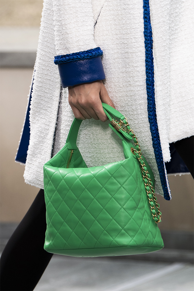 Что мы будем носить весной: 53 сумки с недели моды в Париже (фото 10)