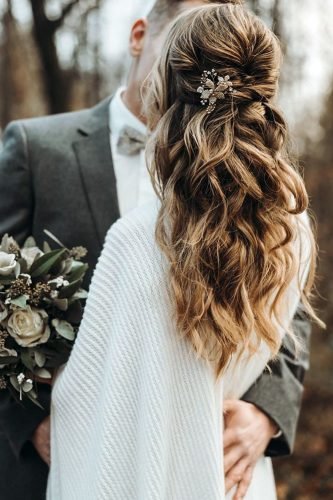 boho wedding hairstyles half up half down swepth long natural curls dieschoenmalerin